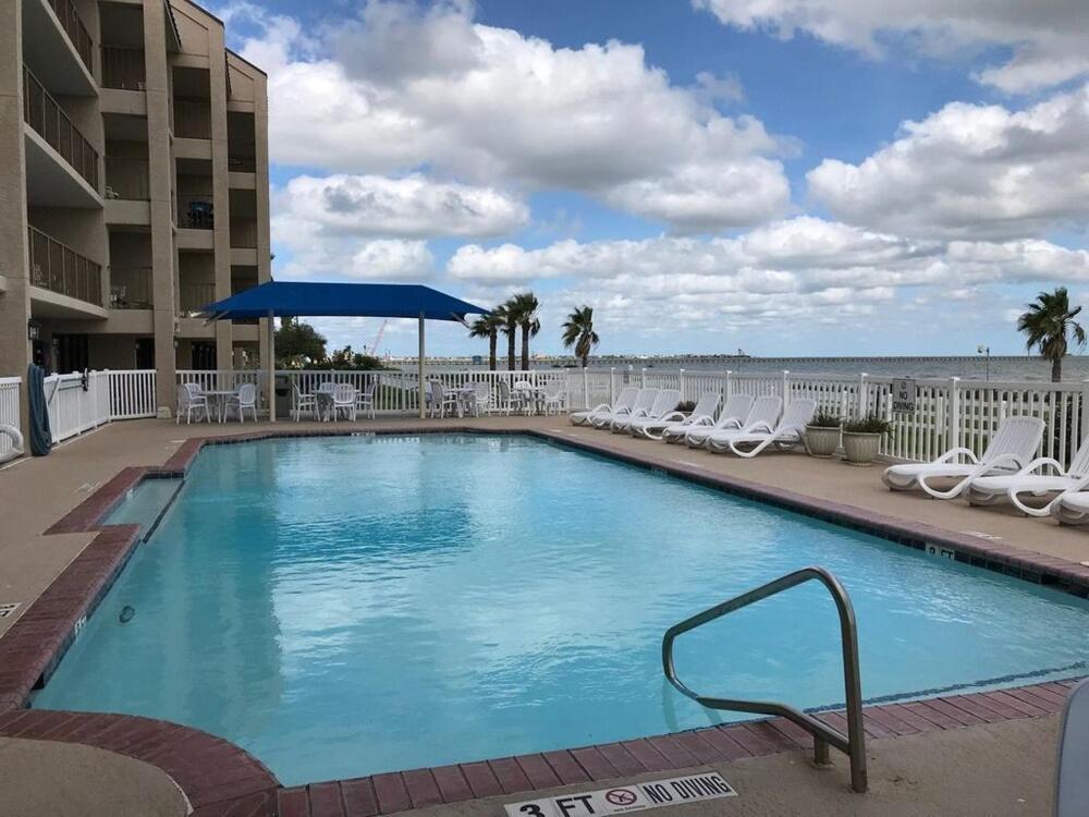 Benjamin'S Pier At Laguna Reef Resort Rockport Exterior photo